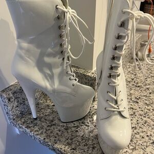 Pleaser White Patent Lace-Up Platform Heeled Boots
